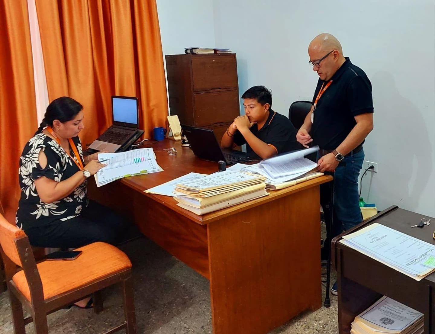 Fiscal Departamental de Beni, Félix Balderas, supervisando despachos fiscales en Trinidad. Foto: Fiscalía General del Estado