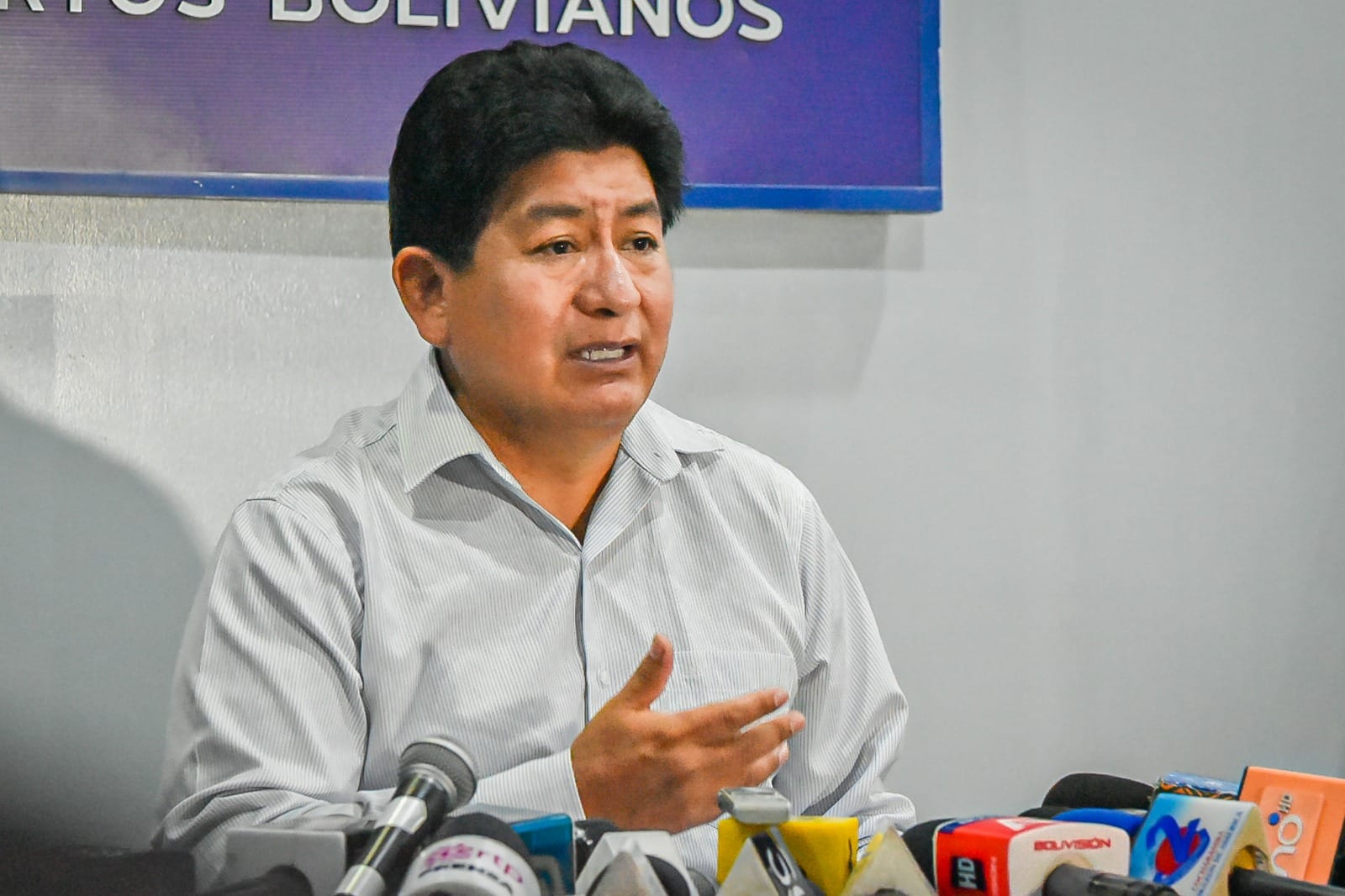 Obras Públicas convoca al diálogo a chóferes de los Yungas 