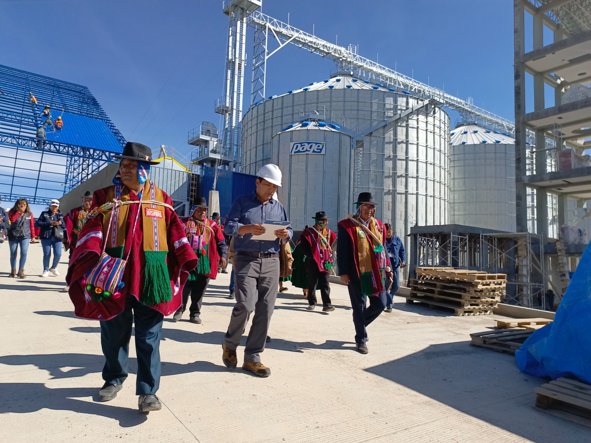 Este año Gobierno entregará “mínimamente” 20 industrias manufactureras e iniciará construcción de 13 plantas 