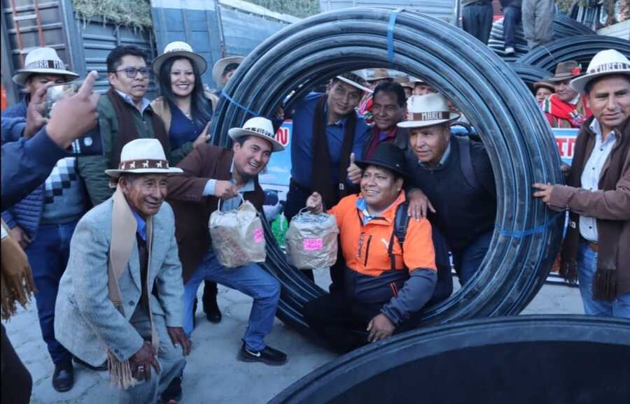 Municipios de Oruro se benefician con geomembranas y politubos con el Plan de Atención Inmediata a la Sequía