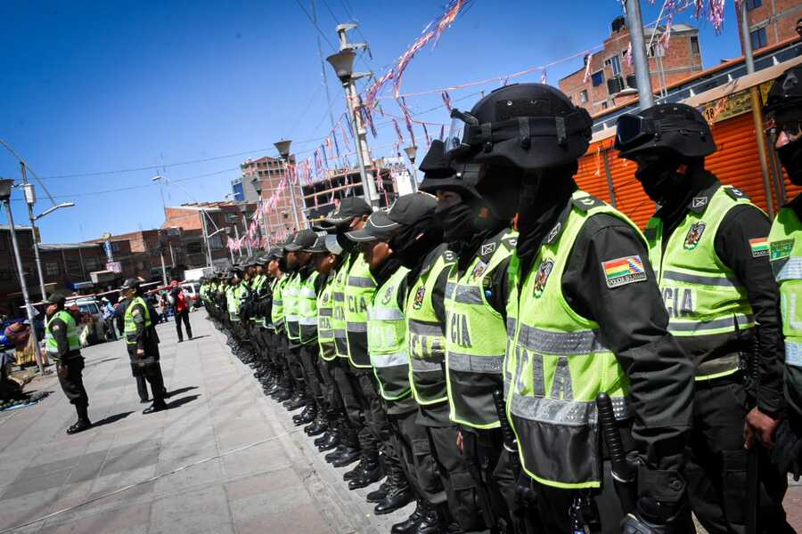 Destacan cohesión con la ciudadanía en rendición pública de cuentas de la Policía en El Alto