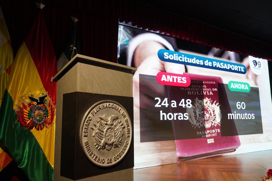 Gobierno presenta sistema ED9 para agilizar trámites en Migración