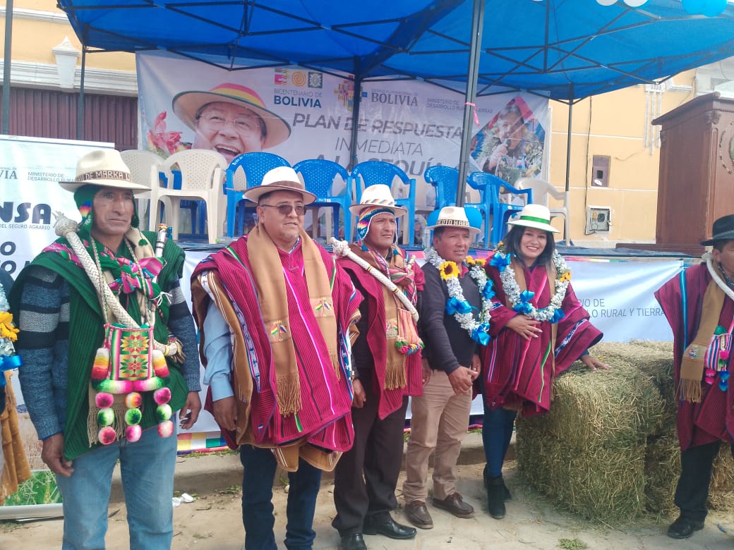 Entregan insumos agropecuarios por Bs 2,5 millones en 11 municipios de La Paz 