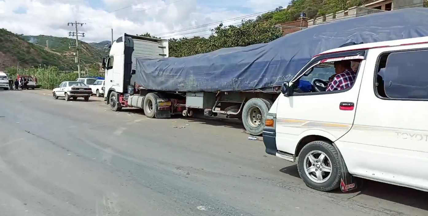 Bloqueos perjudican salida de 700 vehículos con cargas de exportación e importación