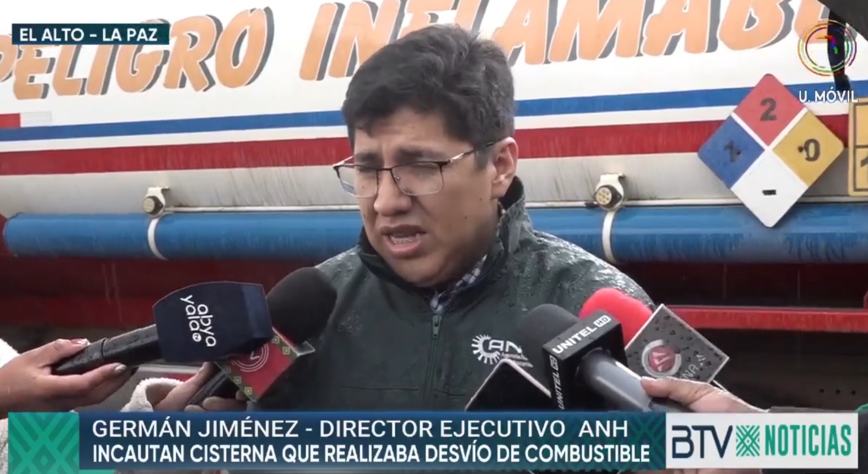 ANH intercepta cisterna del que se desviaba combustible en el norte de La Paz, hay dos aprehendidas