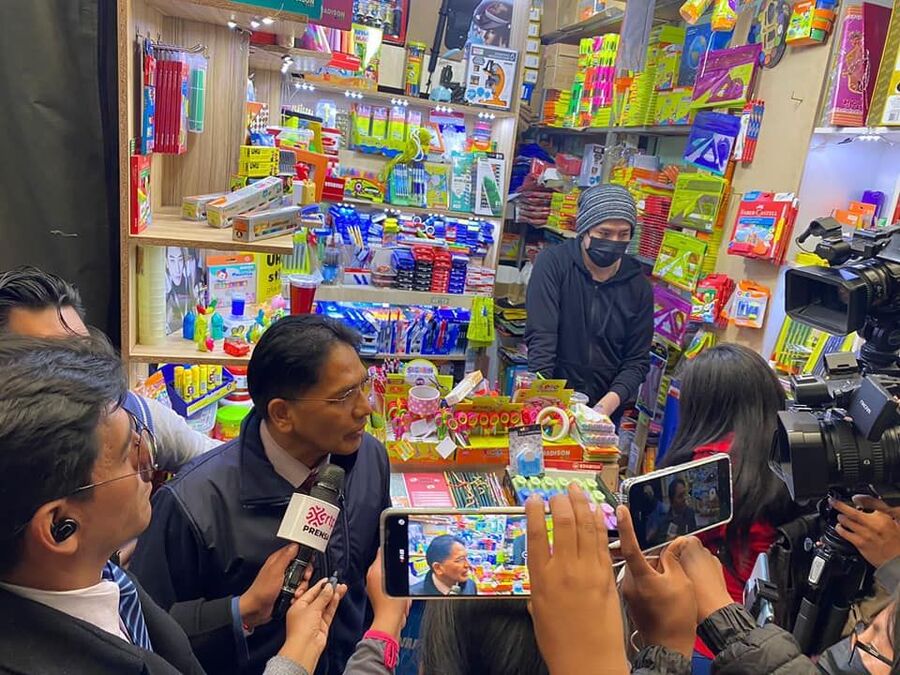 Defensa del Usuario recibe 350 denuncias sobre direccionamiento en la compra de material escolar