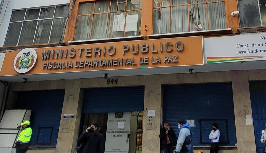 Mujer cae del octavo piso de un apartamento en La Paz, Fiscalía ordena aprehensión del propietario