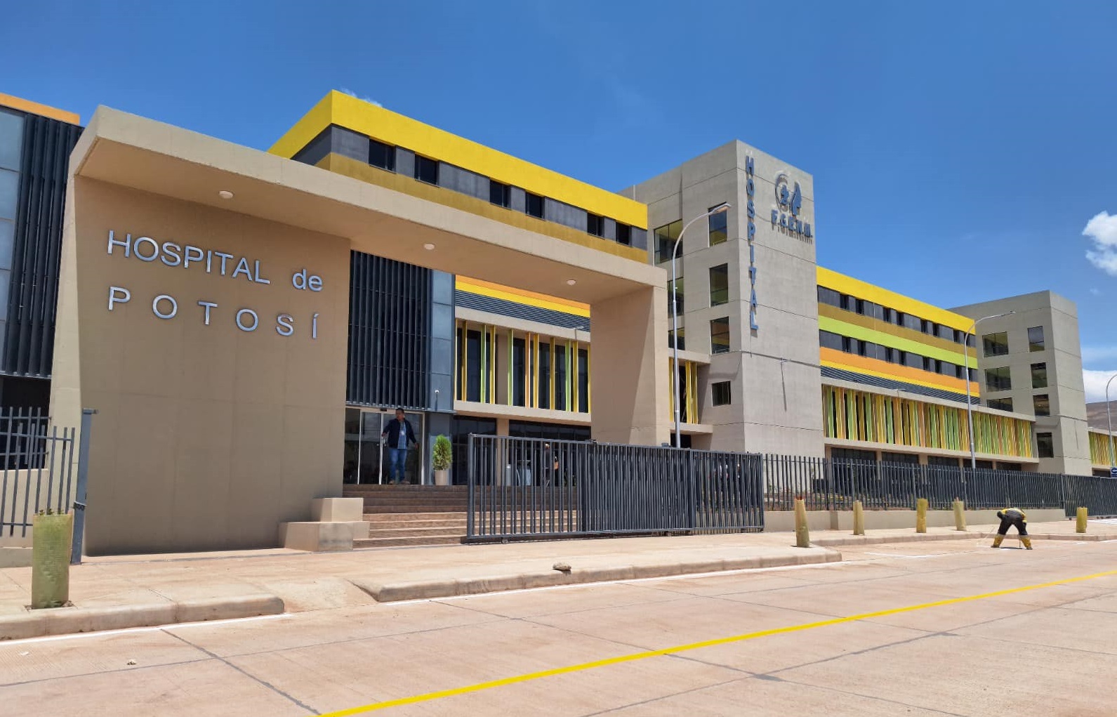 Gastroenterológico de Cuarto Nivel de La Paz tiene ejecución física de 75,76%, y el Hospital de Tercer Nivel El Alto Sur avanzó en 100% 