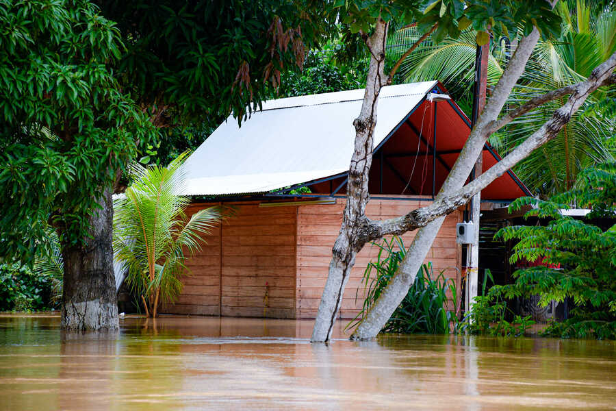 Senadora Humérez informa que el Gobierno enviará 13 toneladas de ayuda humanitaria para damnificados por el desborde del río Acre 