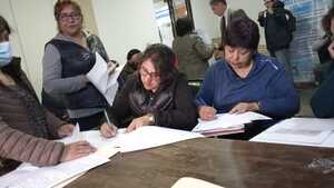 Ocho trabajadores reciben beneficios sociales por Bs 1,6 millones tras intervención de la Jefatura de Trabajo de Oruro