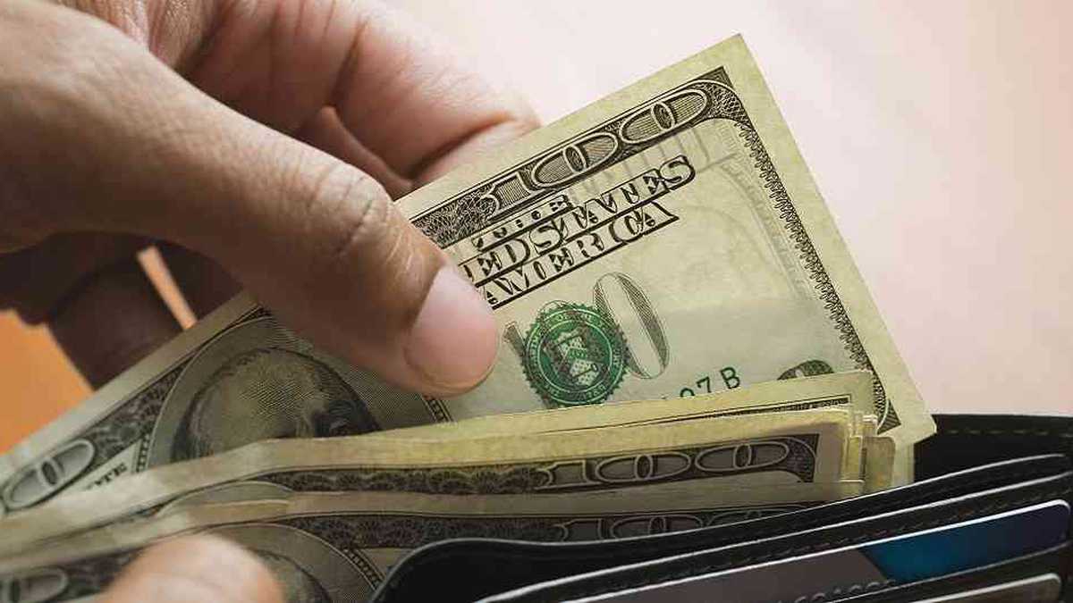 Investigación de Economía contrastada con redes sociales evidencia disminución del precio del dólar