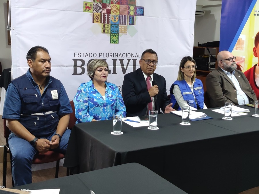 Salud, Sedes y municipios se reúnen y coordinan estrategias para fortalecer la eliminación de la rabia en el país