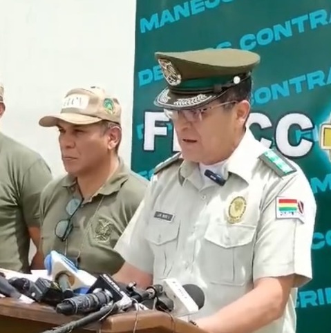 En Cochabamba secuestran cinco motorizados y aprehenden a cuatro personas por carguío irregular de gasolina 