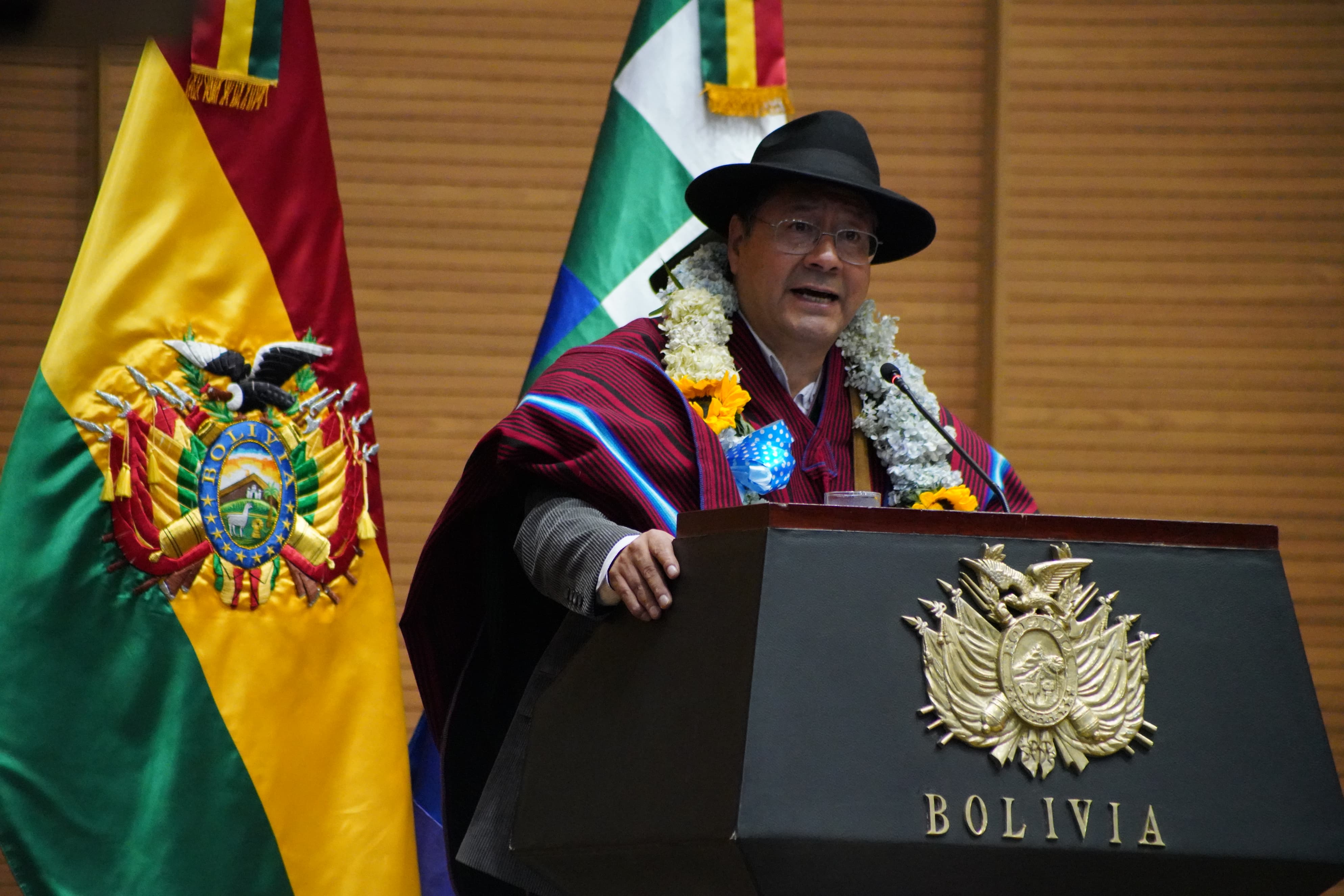 Arce reafirma compromiso de defensa de la democracia “a como dé lugar”