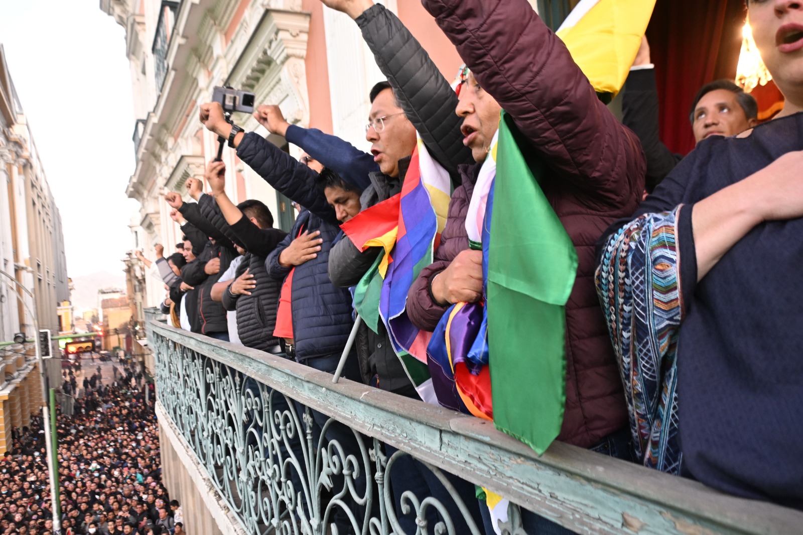 Encuentro internacional de 9 países destaca acción del Gobierno para poner fin a la asonada golpista