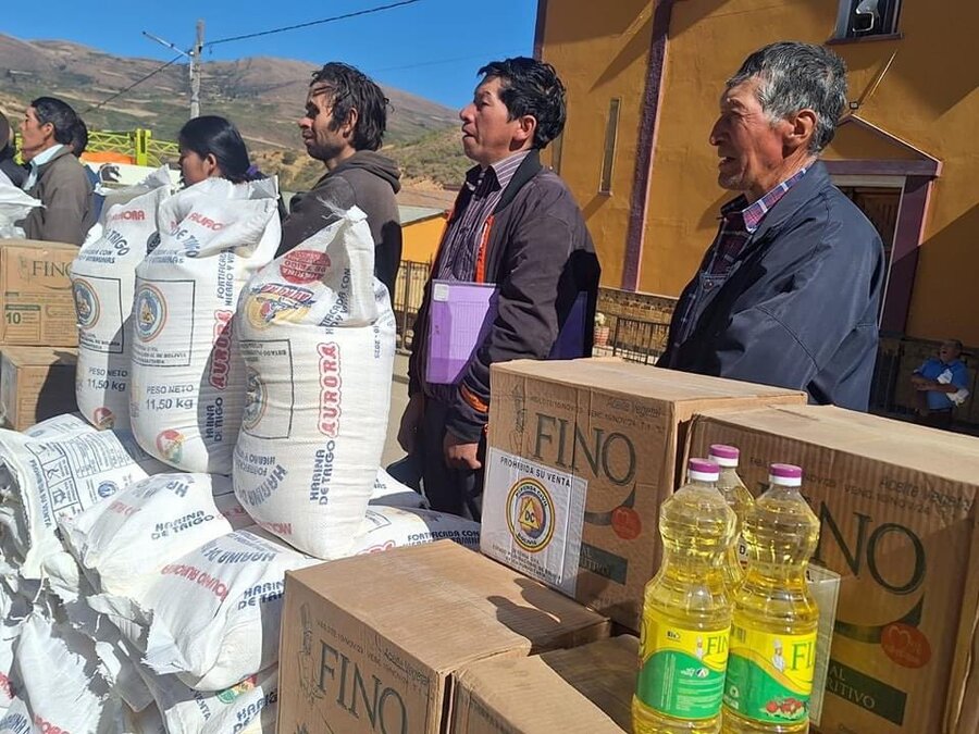 Familias afectadas por eventos adversos en municipios cruceños reciben 33,9 Tn de ayuda humanitaria