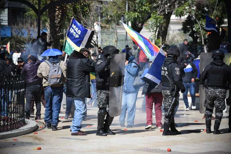 Sectores sociales lamentan que afines de Evo Morales recurran a la violencia para imponer criterios electorales