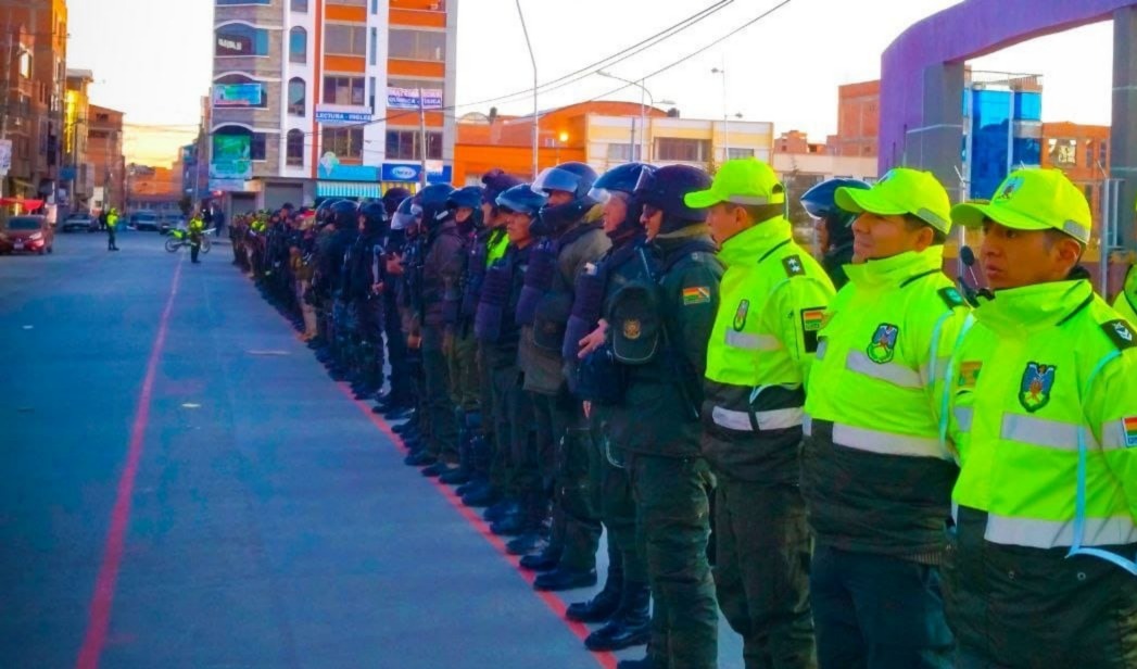 Policía garantiza seguridad en la Entrada 16 de Julio y en actividades por la efeméride de La Paz 