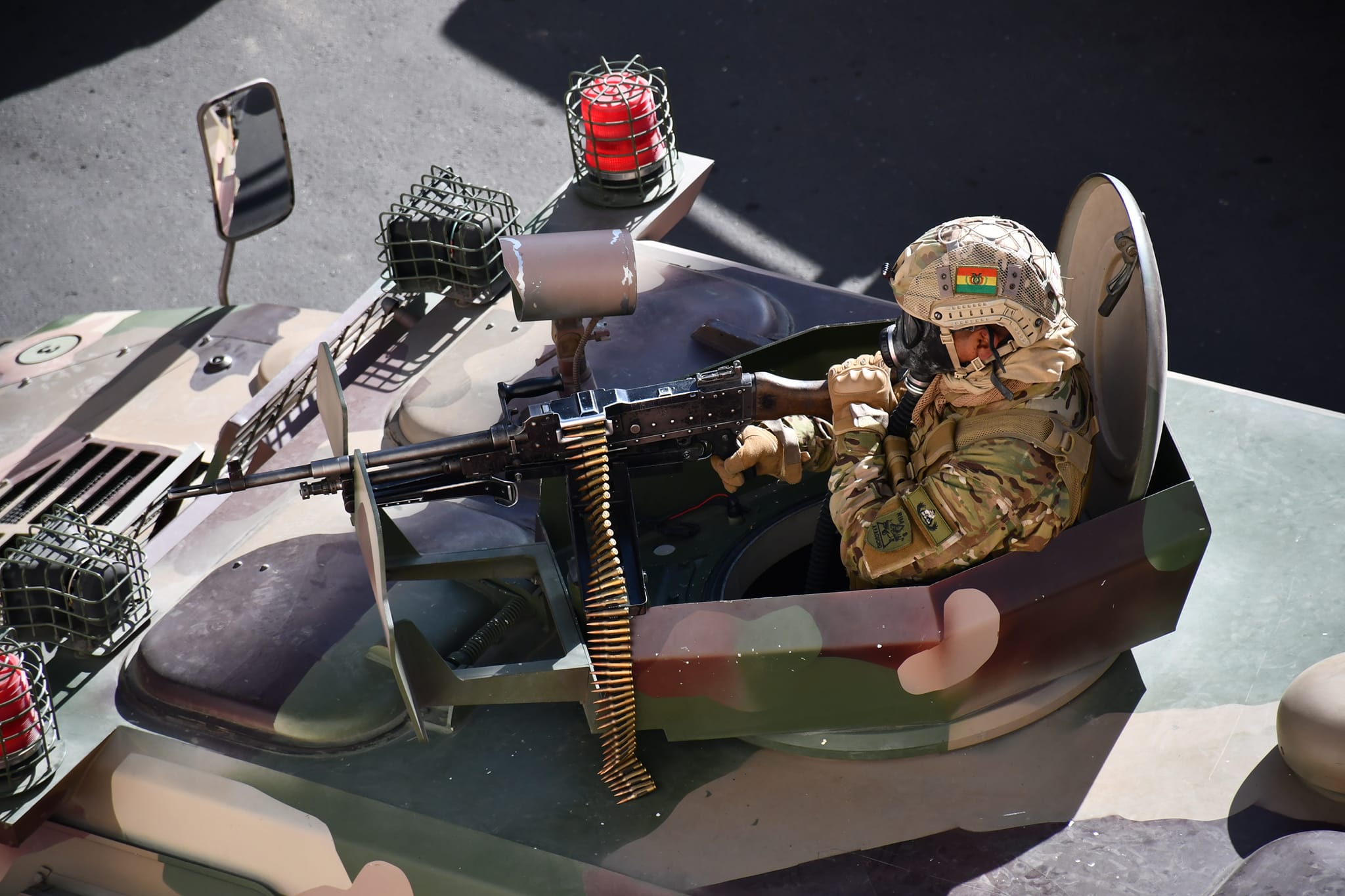 Activista Nila Heredia le exige a Evo Morales sacarse la idea de un autogolpe y ve un ensayo de golpe el 26 de junio