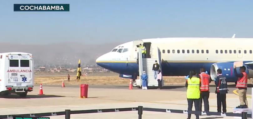 Realizan simulacro de atención a sospechoso de ébola en el aeropuerto de Cochabamba