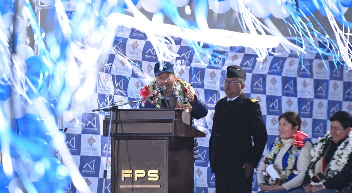 En Viacha entregan sistema de alcantarillado, radio base y viviendas sociales por más de Bs 33 millones