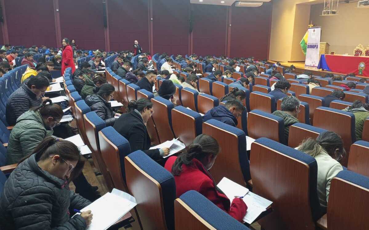 Más de 500 postulantes rindieron examen de competencia para asumir como notarios de Fe Pública