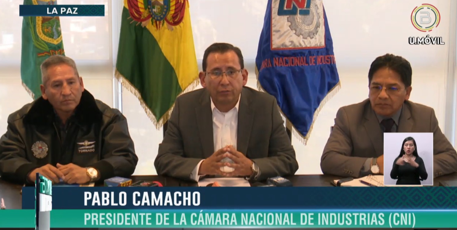Gobierno e industriales acuerdan promover lo hecho en Bolivia y una lucha frontal contra el contrabando 