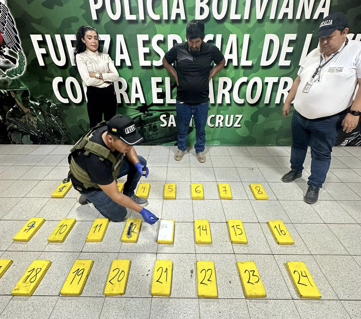 Incautan 31 kilos de cocaína del interior de un tractocamión en Santa Cruz