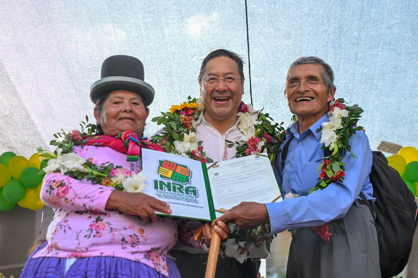 En Caranavi entregan paquete de obras por más de Bs 15,4 millones y títulos agrarios