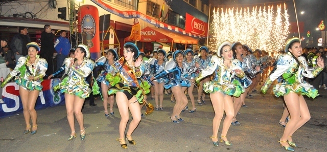 Cerrarán vías este sábado en el centro paceño por la Entrada Folklórica Universitaria