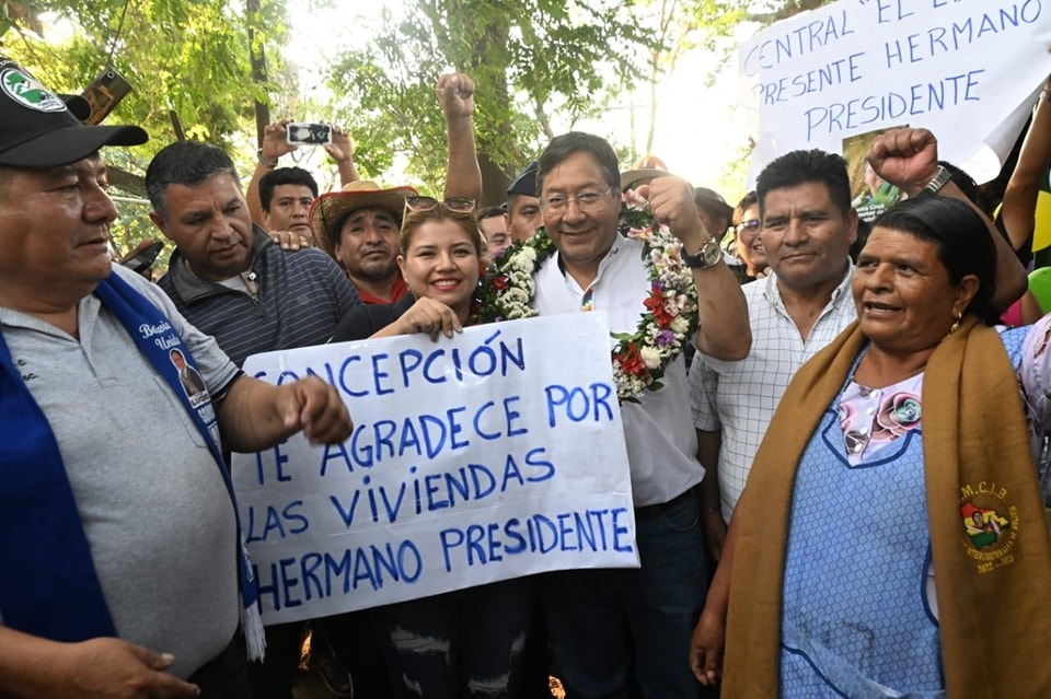 Arce revela traslado de diésel al país por tierra desde Paraguay