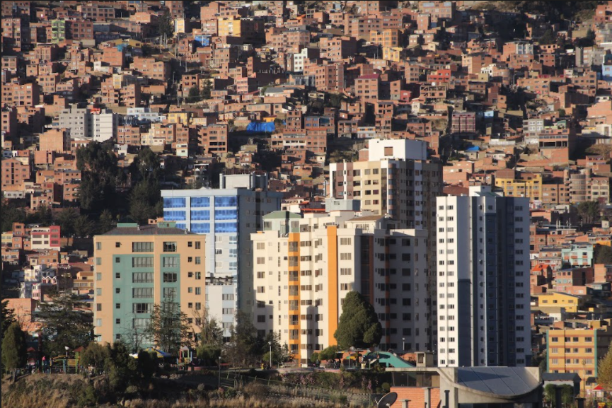 Silva reitera que el DS 4732 protege los derechos de los usuarios y consumidores, califica de político pedido de abrogación