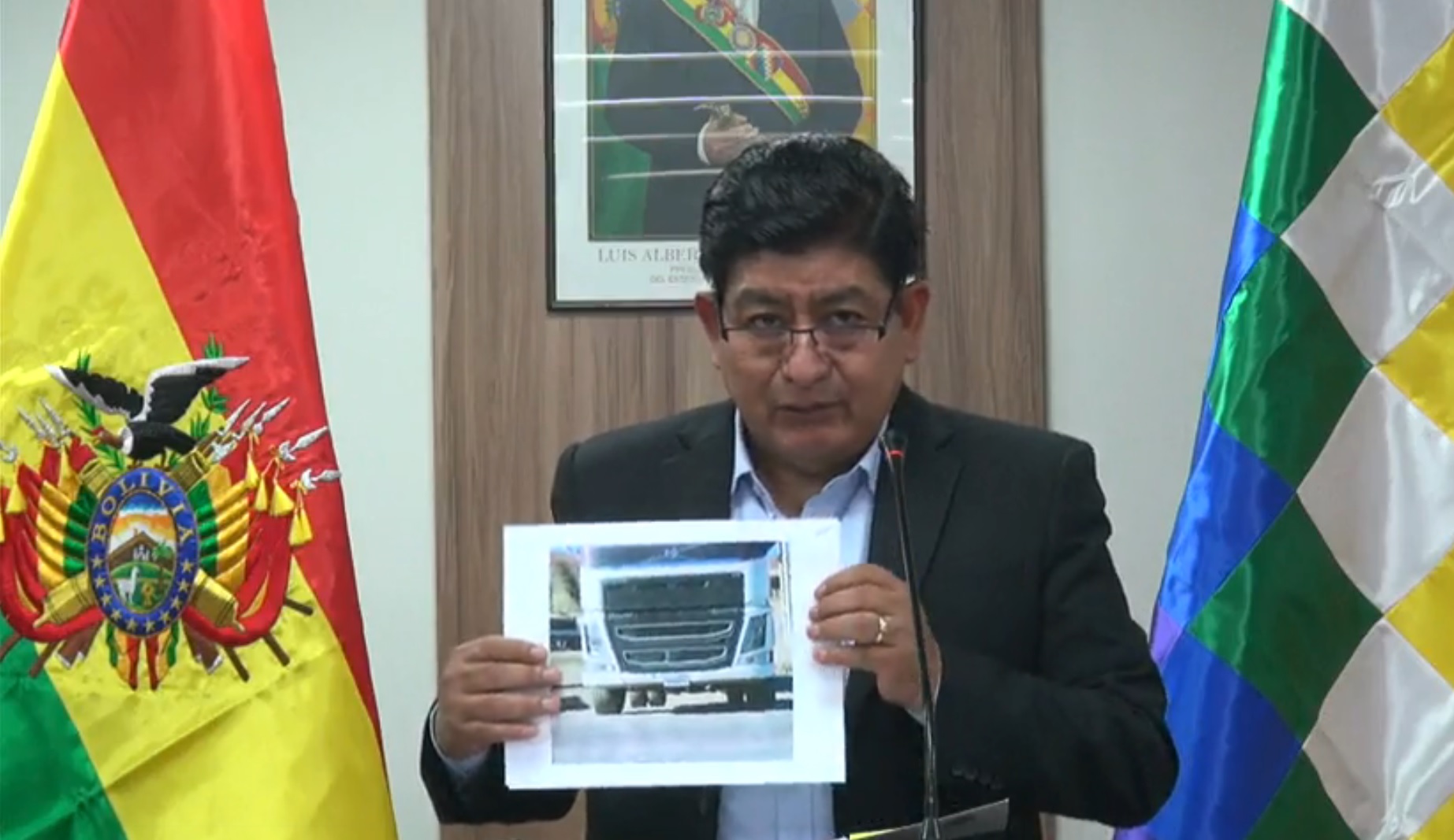 Ministro Montaño demandará a transporte pesado por daños a carreteras con bloqueos, Vías Bolivia pierde Bs 1,5 millones