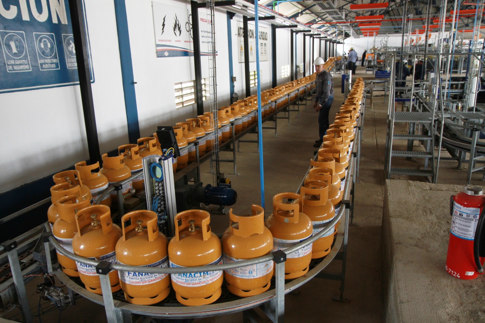 YPFB despacha 300.000 garrafas de GLP para Santa Cruz, garantiza provisión de carburantes