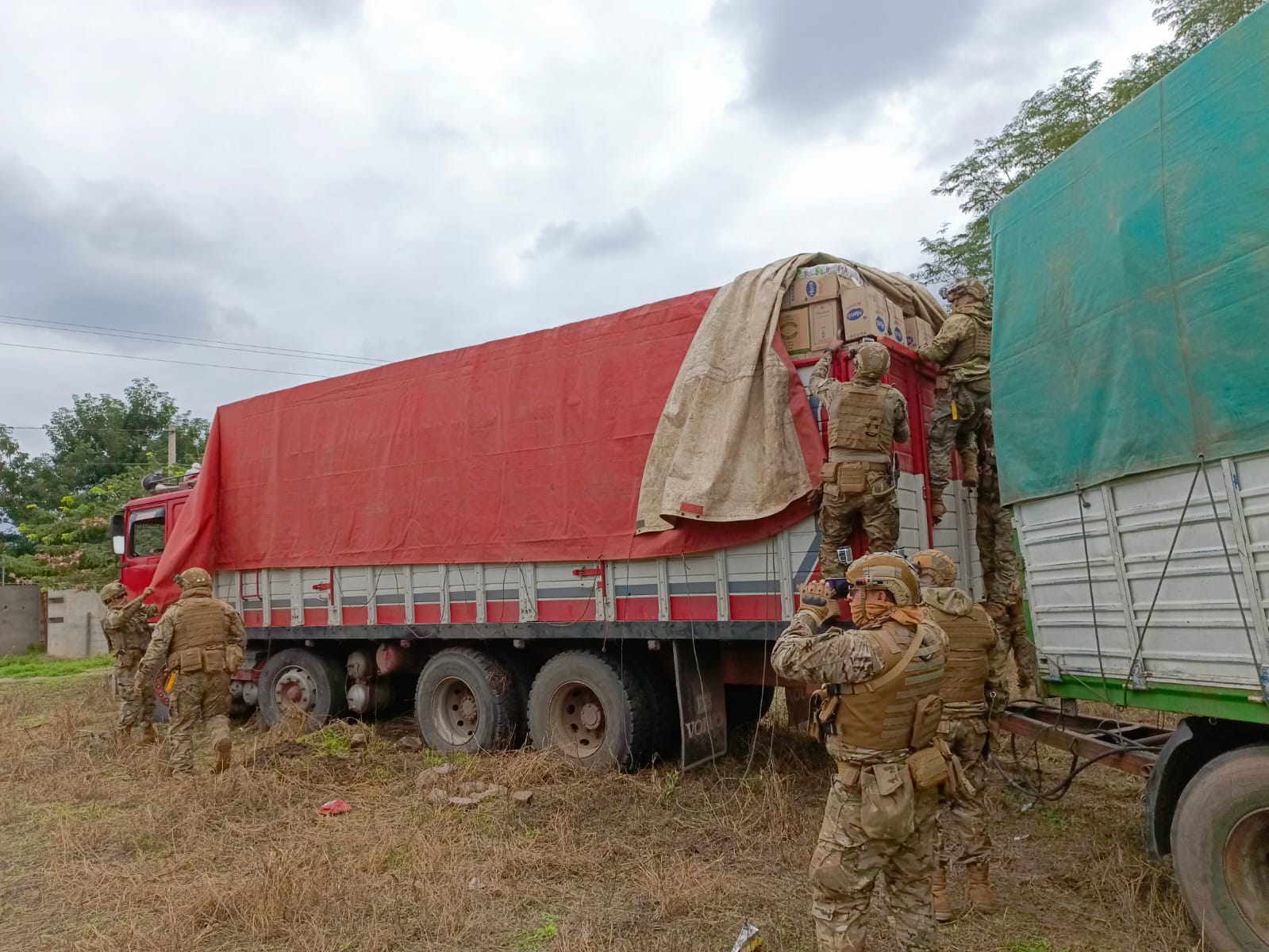 Aumentan número de militares y funcionarios de la Aduana para frenar el contrabando en la frontera con Argentina
