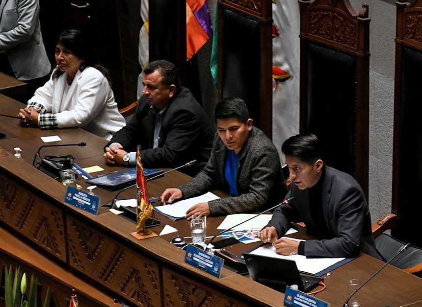 Tribunal Constitucional instruye paralizar convocatoria a sesión legislativa, diputados denuncian “intento de golpe”