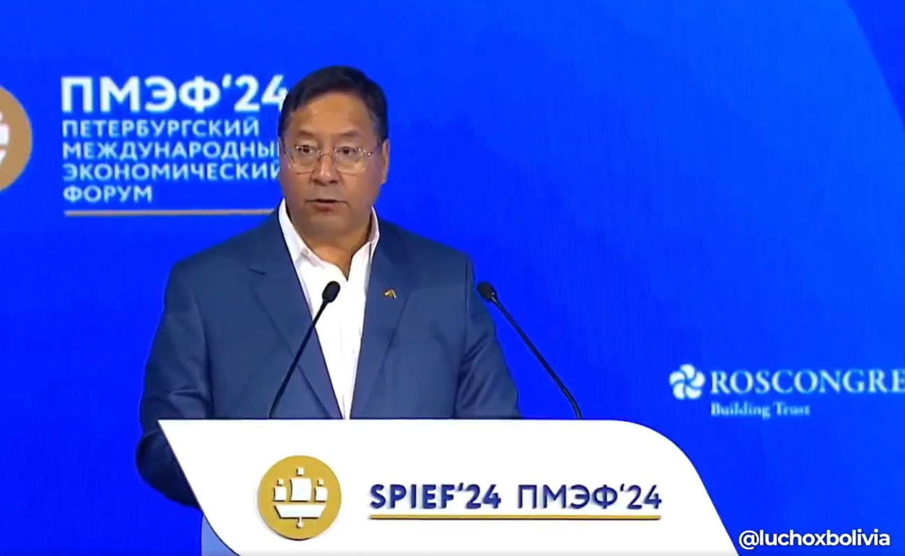 El presidente Luis Arce durante su participación en el el XXVII Foro Económico Internacional de San Petersburgo, en Rusia. Captura.