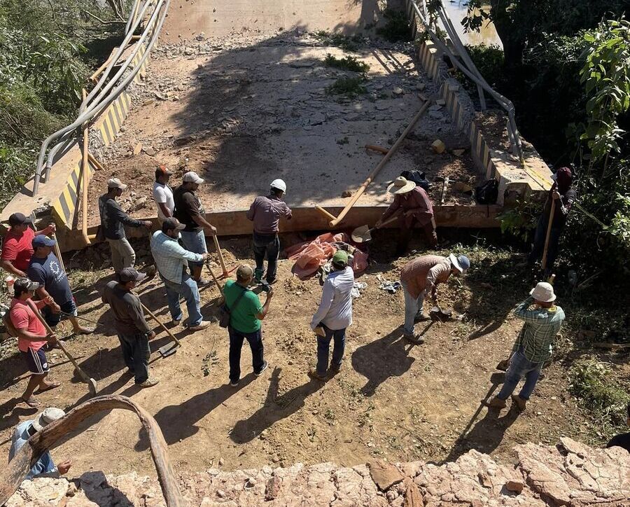 Cavarán túneles para rescatar cinco cuerpos atrapados tras colapso del puente en Santa Ana de Yacuma