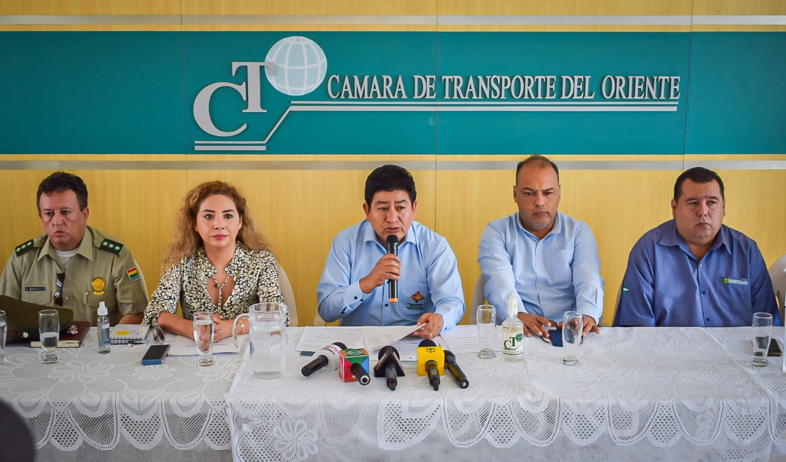 Montaño garantiza que el presidente Arce se reunirá con el transporte pesado tras reunión técnica