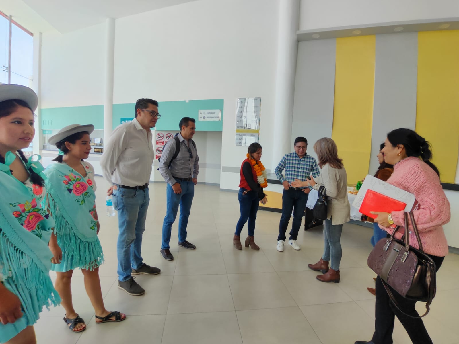 Salud y misión del BID verifican avance de funcionamiento del moderno Materno Infantil de Tarija