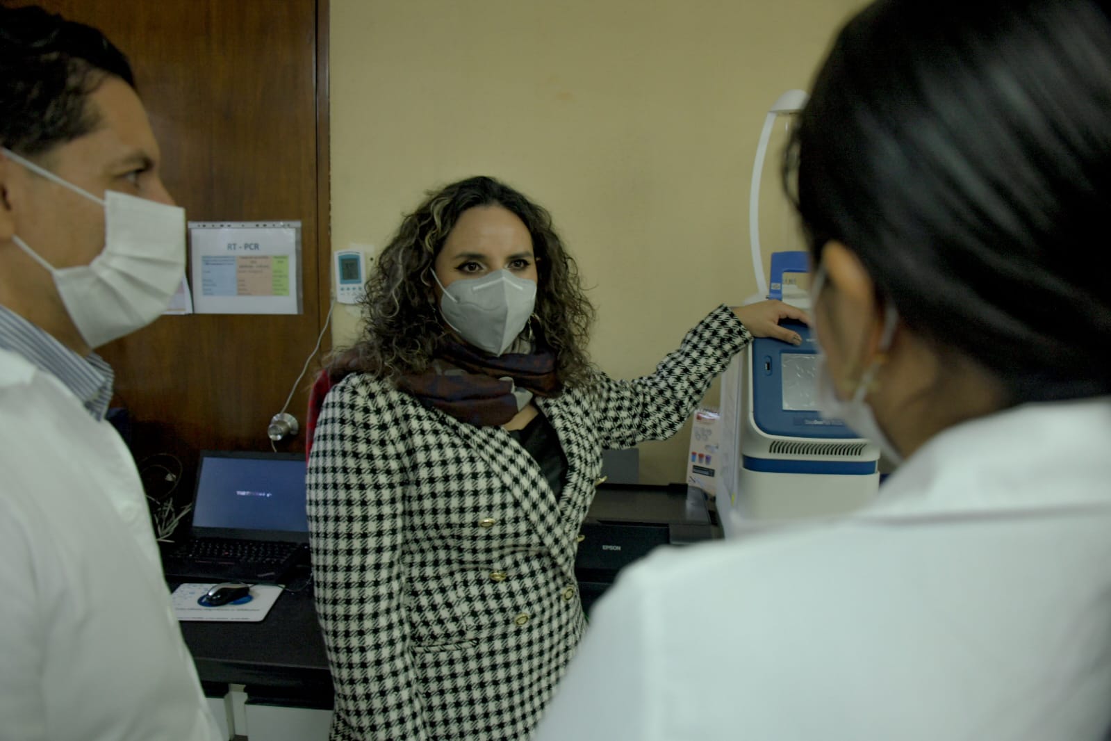 Ministra Castro plantea a directores de hospitales definir sistema para transferencia de pacientes