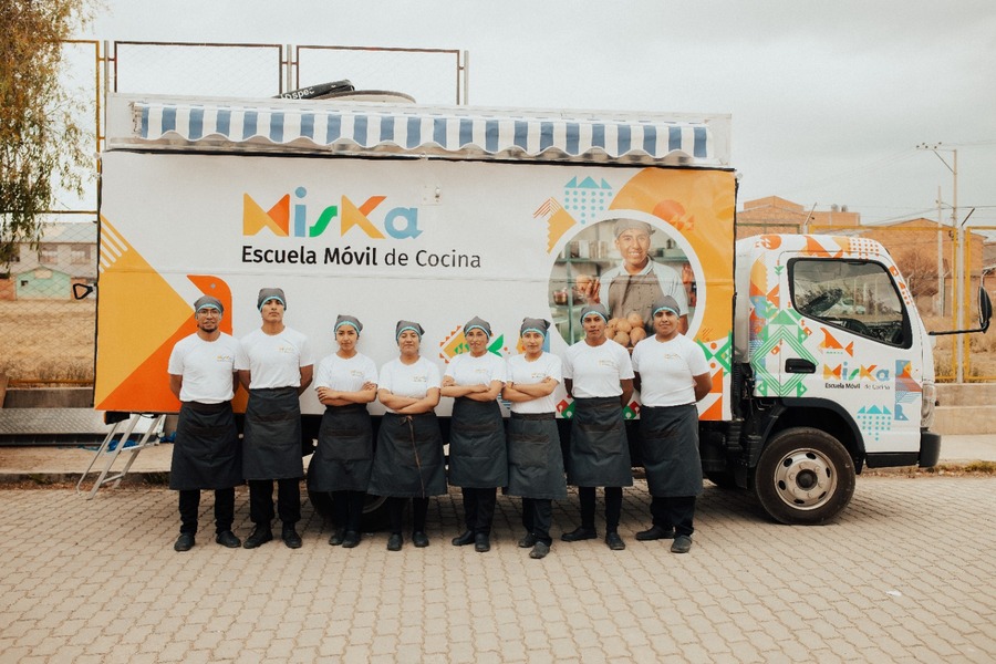 Miska recorre hace un año zonas rurales de Bolivia para brindar mejores oportunidades socioeconómicas