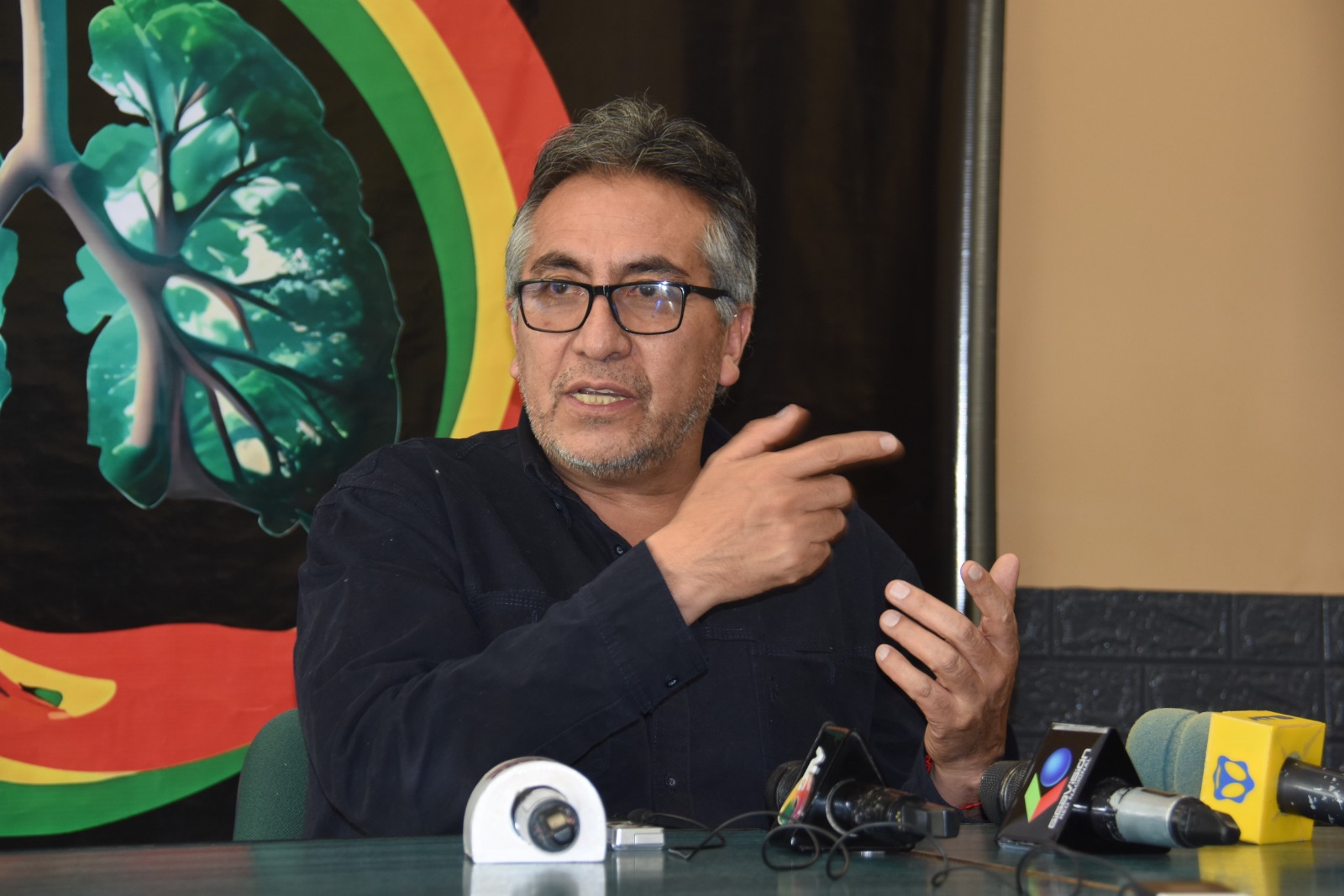 Gobierno aguarda sentencia del TCP y señala que la población no se “prestará” a bloquear por intereses de Morales