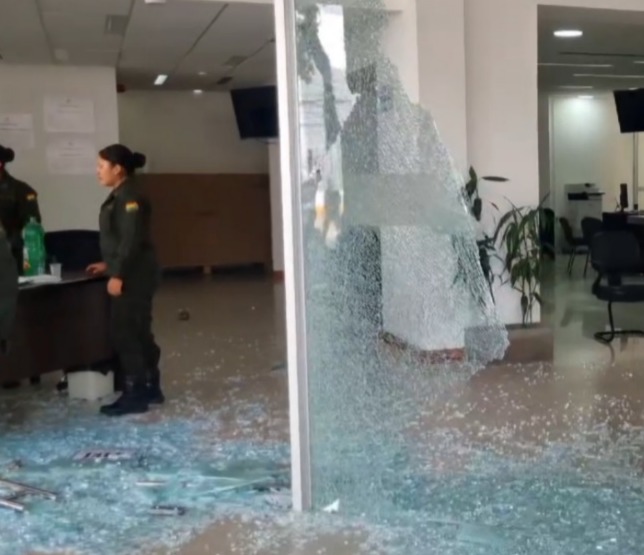 Envían a la cárcel a 18 involucrados por ataque violento a la Aduana en Santa Cruz