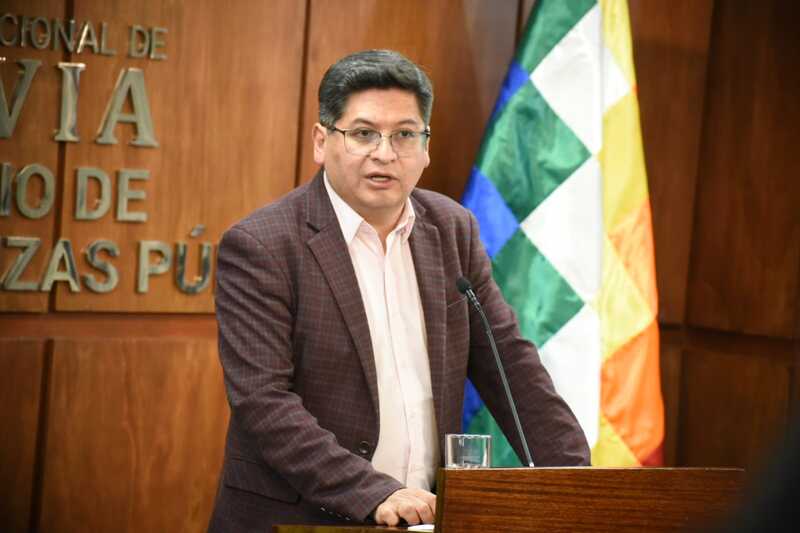 Gobierno y Cámara de Transporte acuerdan retomar el diálogo este martes en La Paz