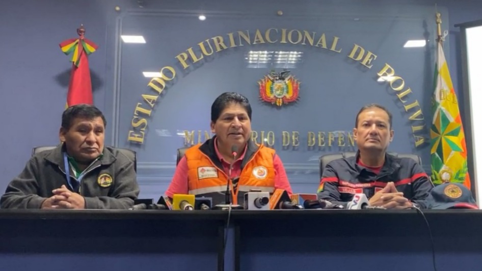 Bomberos sofocan incendio en Irupana y Gobierno pide investigar las causas