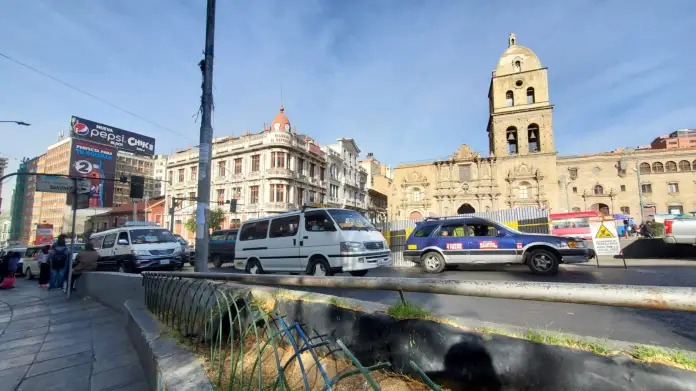 La Paz: Anuncian cierre perimetral de la plaza San Francisco y restringen circulación de vehículos de alto tonelaje desde el 1 de julio