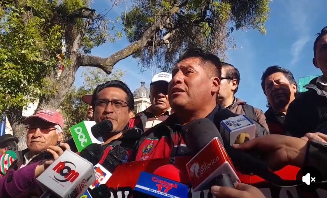 Fejuves de La Paz y El Alto se movilizan en defensa de la democracia y piden investigar a cómplices de Zúñiga