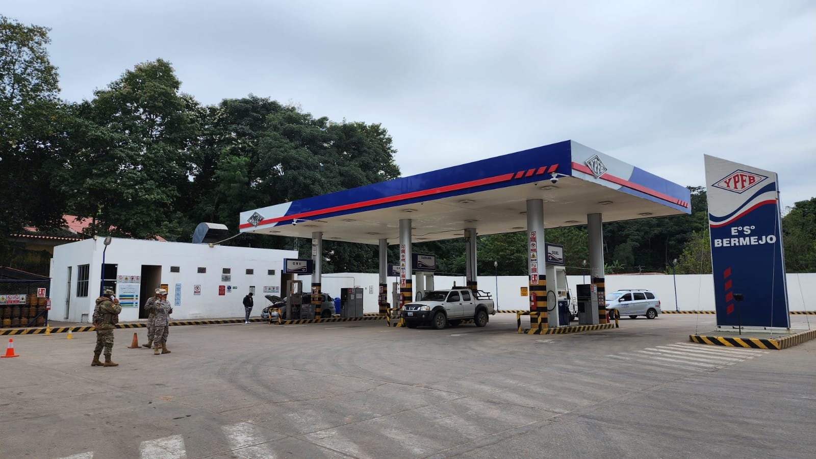 YPFB asegura abastecimiento de combustibles en ciudades fronterizas