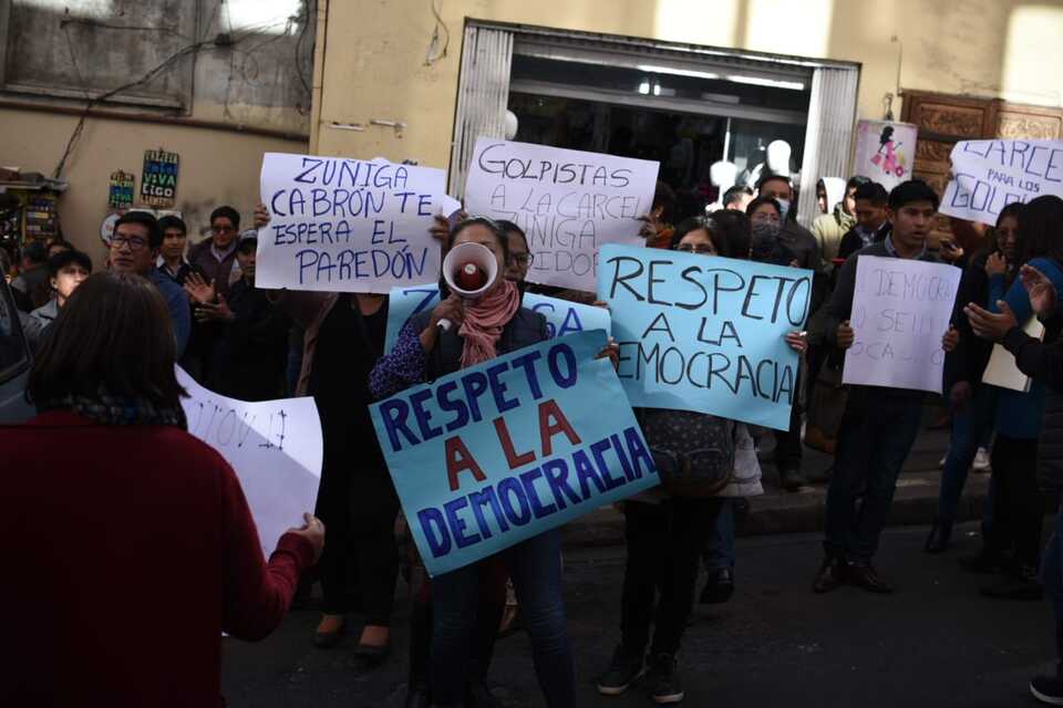 La ciudadanía se congregó para defender la democracia. Archivo.